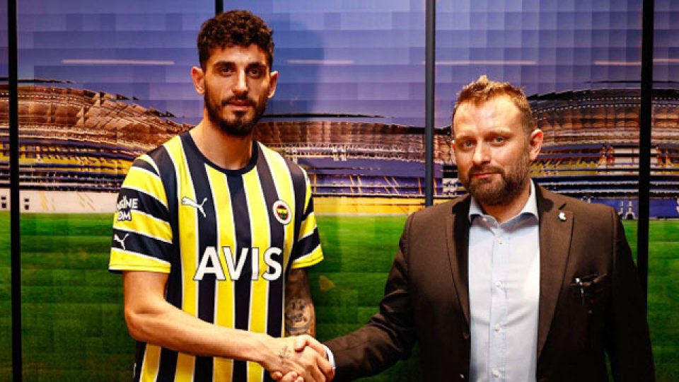 Samet Akaydın resmen Fenerbahçe’de